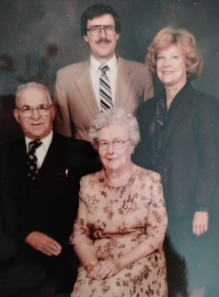 Tiedosto:Alli Neva o.s. Himanka keskellä.jpg