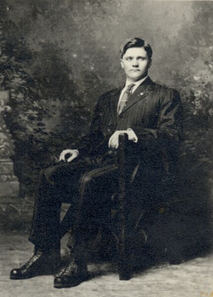 Tiedosto:Maailmanmatkaaja Oiva Hietala.jpg