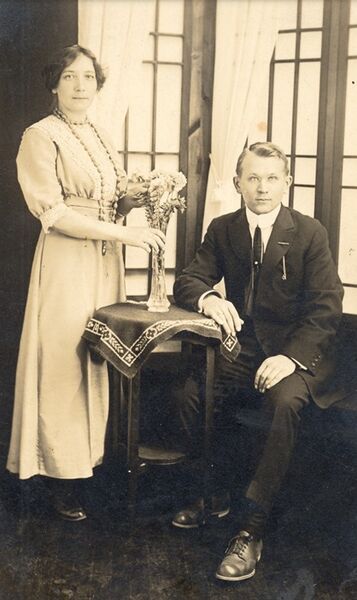 Tiedosto:Konsta ja Lyydia Tiilikkala.jpg