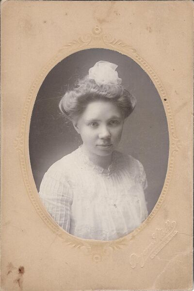 Tiedosto:Mieluisa Gustava Hukari.jpeg