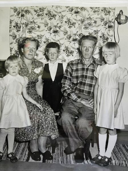 Tiedosto:Reino Arvid Kotila ja perhe.jpg