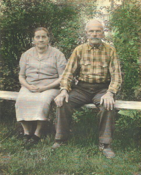 Tiedosto:Amanda ja Kalle Halmekangas.jpeg