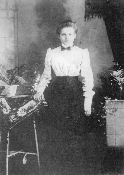 Tiedosto:Selma Hirvikoski.jpg