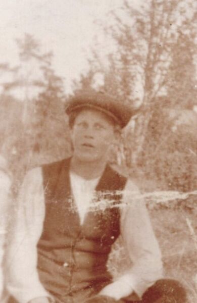 Tiedosto:Emil Porkola noin 1912.jpg