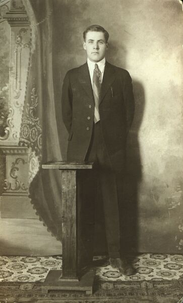 Tiedosto:Wäinö Herman Kaattari.jpg